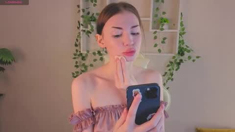 Snapshot of lolatwizz chatting on 2, 12, 2025 Lola online show from 2, 12, 2025