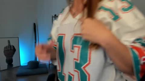 Snapshot of lolaverse chatting on 18, 5, 2026 Lola doll online show from 18, 5, 2026