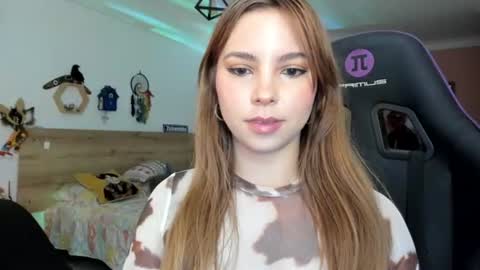 Snapshot of lolaverse chatting on 15, 6, 2026 Lola doll online show from 15, 6, 2026
