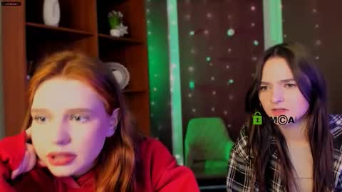 Snapshot of lole_ti chatting on 5, 1, 2026 lole ti online show from 5, 1, 2026