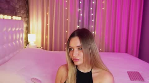 Snapshot of lollidoli__ chatting on 22, 1, 2025 Victoria online show from 22, 1, 2025