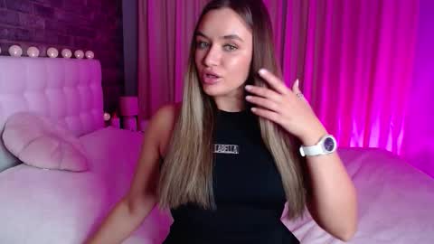 Snapshot of lollidoli__ chatting on 2, 11, 2025 Victoria online show from 2, 11, 2025