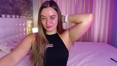 Snapshot of lollidoli__ chatting on 16, 11, 2025 Victoria online show from 16, 11, 2025