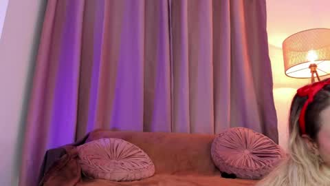 Snapshot of lolly_js_ chatting on 17, 5, 2026 Lolly online show from 17, 5, 2026