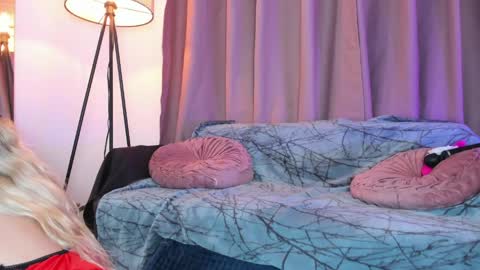 Snapshot of lolly_js_ chatting on 24, 5, 2026 Lolly online show from 24, 5, 2026