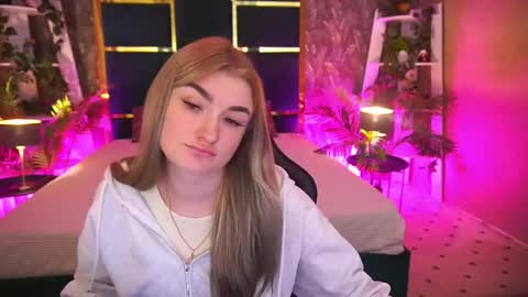 Loli online show from 5, 5, 2026