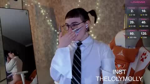 Snapshot of lolymolli chatting on 17, 10, 2025 Molli online show from 17, 10, 2025