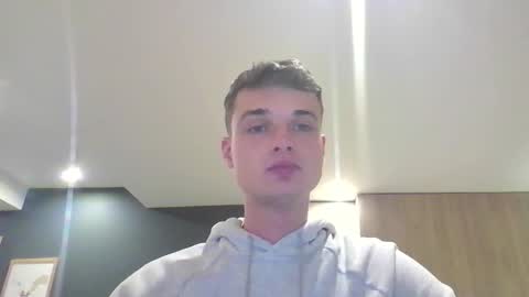 Snapshot of london_tomy chatting on 18, 9, 2025 london_tomy online show from 18, 9, 2025