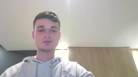 Snapshot of london_tomy chatting on 23, 9, 2025 london_tomy online show from 23, 9, 2025