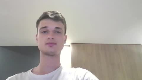 Snapshot of london_tomy chatting on 2, 10, 2025 london_tomy online show from 2, 10, 2025