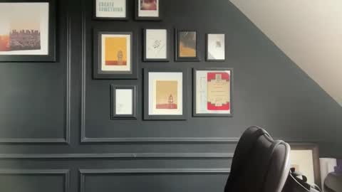 Snapshot of londongent2023 chatting on 5, 2, 2026 EnglishBear online show from 5, 2, 2026