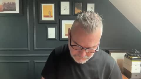 Snapshot of londongent2023 chatting on 11, 2, 2026 EnglishBear online show from 11, 2, 2026