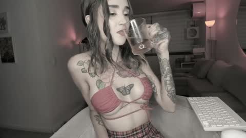 Snapshot of lonelly_lolly98 chatting on 20, 1, 2025 SABRINA online show from 20, 1, 2025