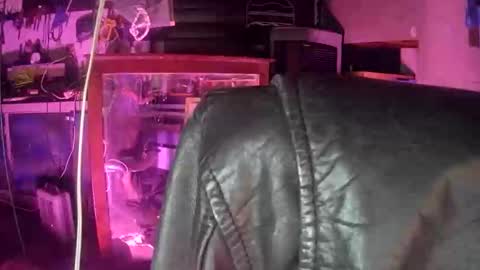 longbeachcd69 online show from 4, 12, 2025