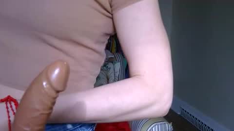 Snapshot of longlegstammy chatting on 29, 4, 2026 Cutenurse91 online show from 29, 4, 2026