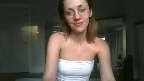 Snapshot of looking444love888 chatting on 9, 9, 2025 Elanor online show from 9, 9, 2025