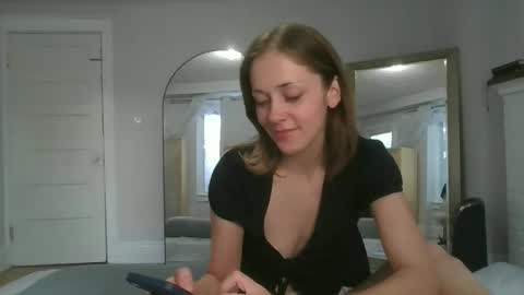 Snapshot of looking444love888 chatting on 11, 9, 2025 Elanor online show from 11, 9, 2025
