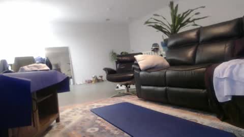 Snapshot of lookingtoplease100 chatting on 25, 10, 2025 Sasha B. online show from 25, 10, 2025