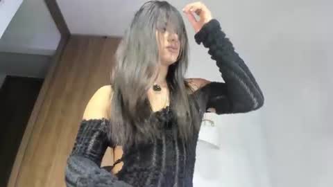 Snapshot of loovelymiia_ chatting on 13, 6, 2026 Mia Aniston online show from 13, 6, 2026