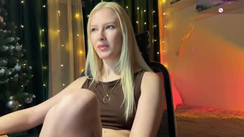 Lora heil online show from 17, 12, 2025