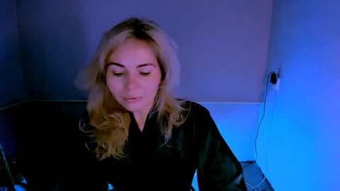 Lora online show from 15, 4, 2026