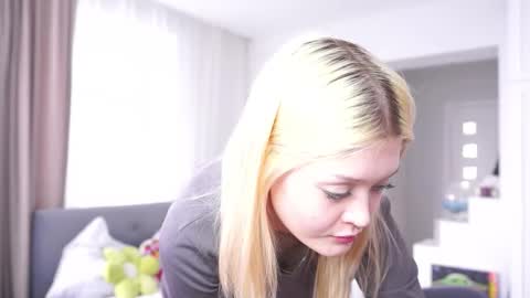 Lora online show from 17, 2, 2026