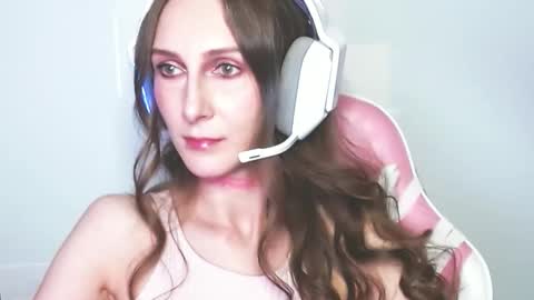 Lora  online show from 2, 4, 2026