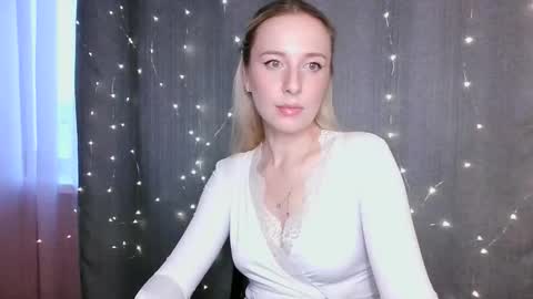 Snapshot of loravine chatting on 24, 3, 2026 loravine online show from 24, 3, 2026