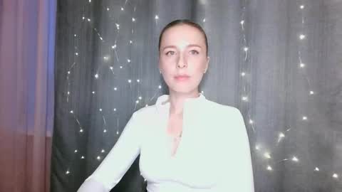 Snapshot of loravine chatting on 25, 3, 2026 loravine online show from 25, 3, 2026