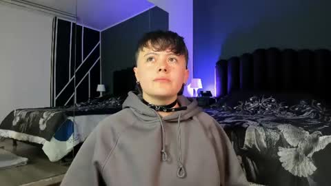 L A U R E L online show from 25, 6, 2026