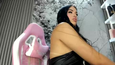 Snapshot of loren_baker chatting on 6, 5, 2026 Doll Queen online show from 6, 5, 2026
