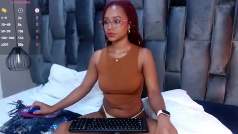 Lorena Vieira  online show from 29, 12, 2024