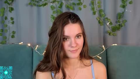 Chloe for Fan BlackHole online show from 6, 10, 2025