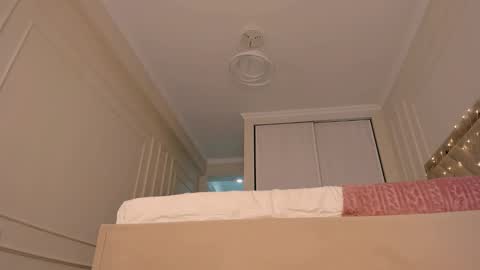 Leyla     online show from 25, 1, 2025