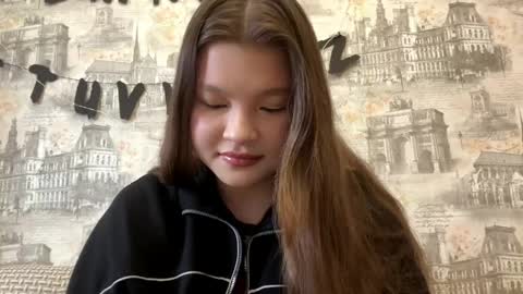 Snapshot of lorrineyosko chatting on 5, 4, 2026 Thea online show from 5, 4, 2026