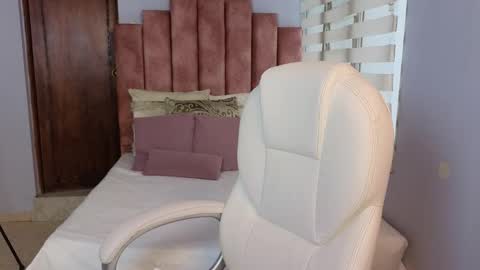  Lou Rosse  online show from 25, 2, 2025