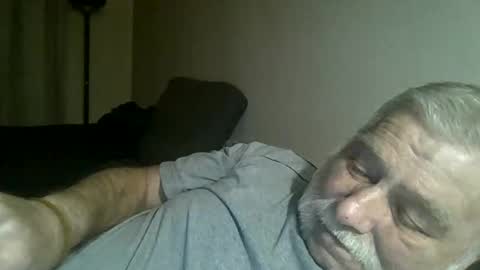 Snapshot of louis_chokdee chatting on 19, 12, 2024 louis_chokdee online show from 19, 12, 2024