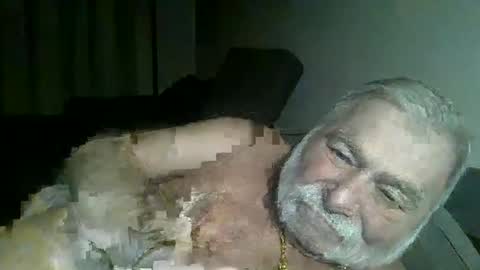 Snapshot of louis_chokdee chatting on 23, 12, 2024 louis_chokdee online show from 23, 12, 2024