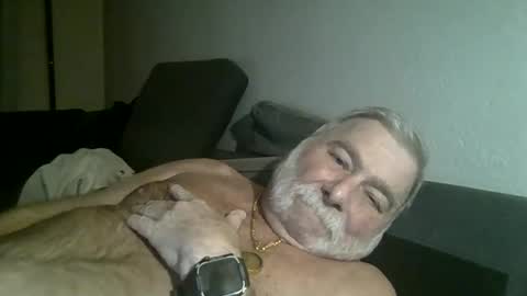 Snapshot of louis_chokdee chatting on 6, 1, 2025 louis_chokdee online show from 6, 1, 2025