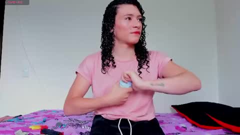 Snapshot of louise_22cm chatting on 13, 6, 2026 Mi lu online show from 13, 6, 2026