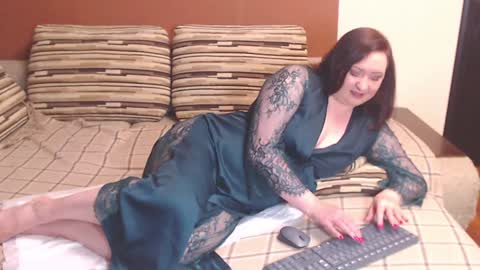 Snapshot of louise_lovee chatting on 10, 12, 2024 Louise Love online show from 10, 12, 2024