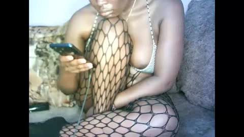 Snapshot of love1378 chatting on 11, 9, 2025 Cynthia. A online show from 11, 9, 2025