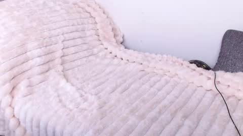 love bella  online show from 5, 3, 2026