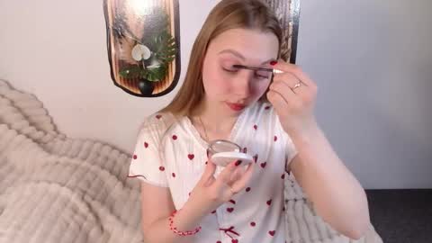 love bella  online show from 15, 5, 2026
