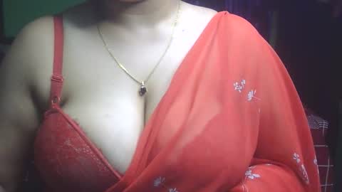 Snapshot of love_luna_angel chatting on 1, 3, 2026 Luna online show from 1, 3, 2026