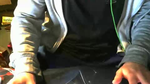 lovebird71 online show from 9, 3, 2026