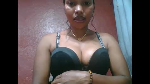 loveinlife750427 online show from 24, 11, 2025