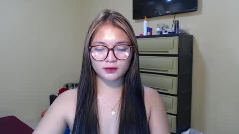 Lovely Laura online show from 2, 1, 2025