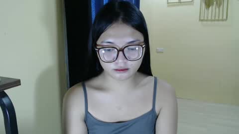 Lovely Laura online show from 12, 3, 2025
