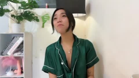 lovely_leah23 online show from 11, 6, 2026